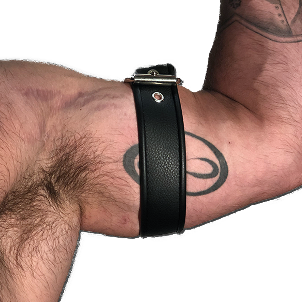 Buckle Armband with Color Piping-Leather-Swish Embassy